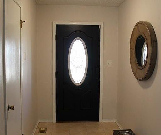 5th image of 1101 Holly Ct