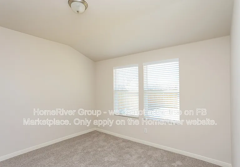 413 Jameson St — Photo 16