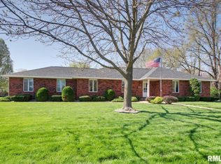 604 Woodbridge Dr, Quincy, IL 62301