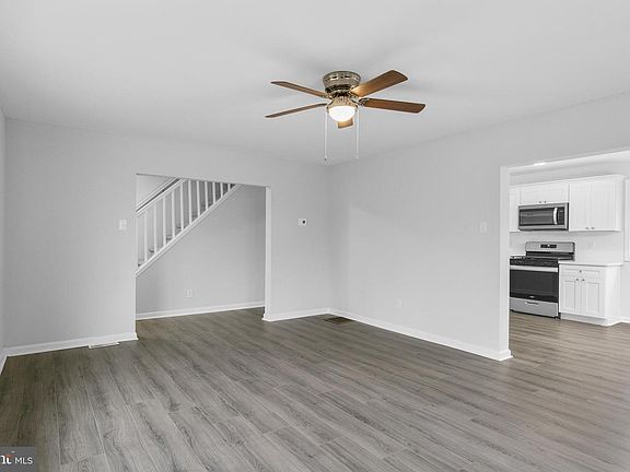 5th image of 220 Thomas Ave
