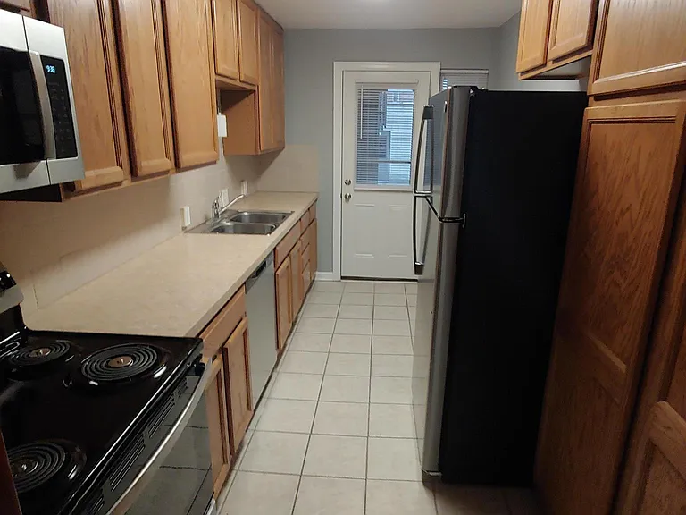 1502 W 6th Ave #A — Photo 5
