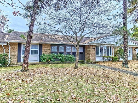 4th image of 78C Buckingham Drive