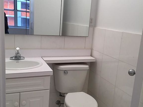 5th image of 420 E 79th St APT 11G