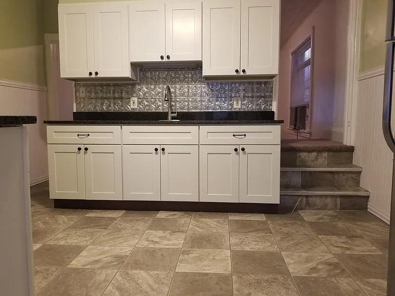 525 E Laurel St — Photo 3