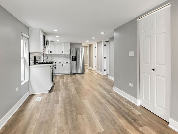 5th image of 4625 N Springfield Ave #1