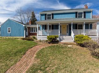 28 Elberta Dr, Smithfield, RI 02828