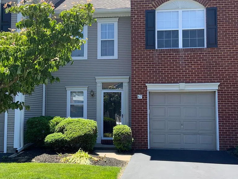 67 Daniele Dr — Photo 1