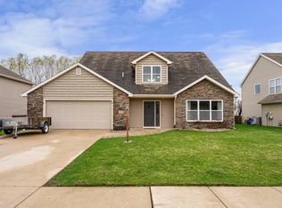 8611 Springberry Dr, Fort Wayne, IN 46818