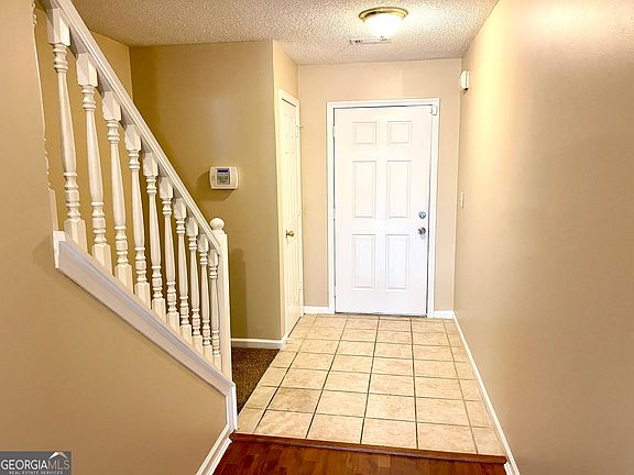 3rd image of 415 Chase Ln