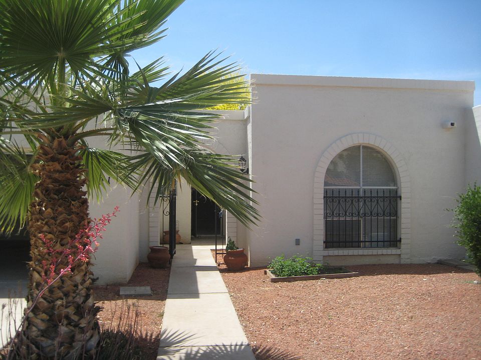 1st image of 921 E Laguna Dr