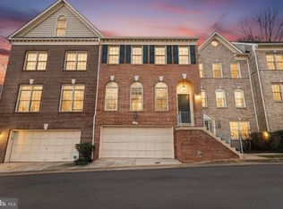 103 Rees Pl, Falls Church, VA 22046