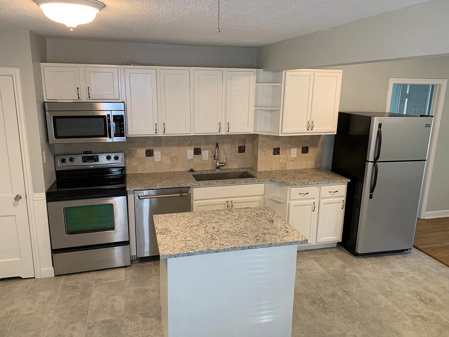 3254 Sandage Ave — Photo 4