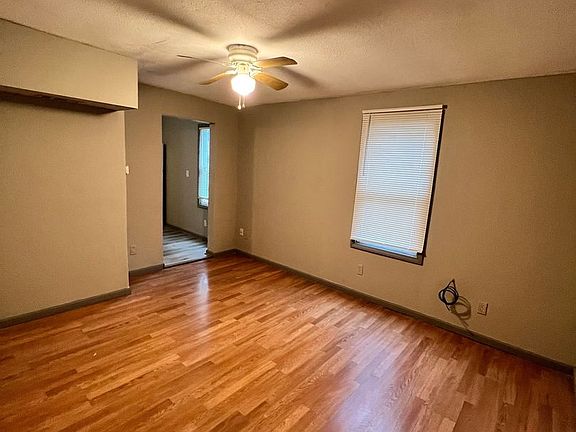 2nd image of 330 1/2 W 1st St
