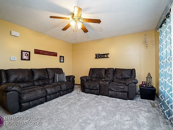 3rd image of 520 Kennedy Dr