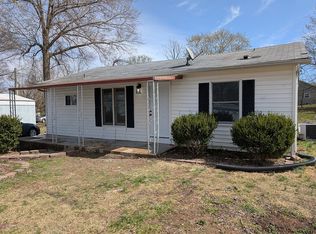 1530 Chouteau St, Saint Clair, MO 63077