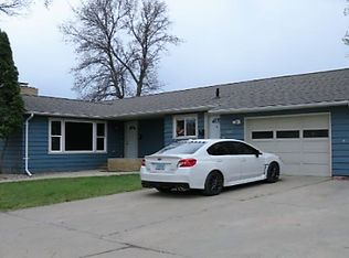 541 9th St NW, Minot, ND 58703