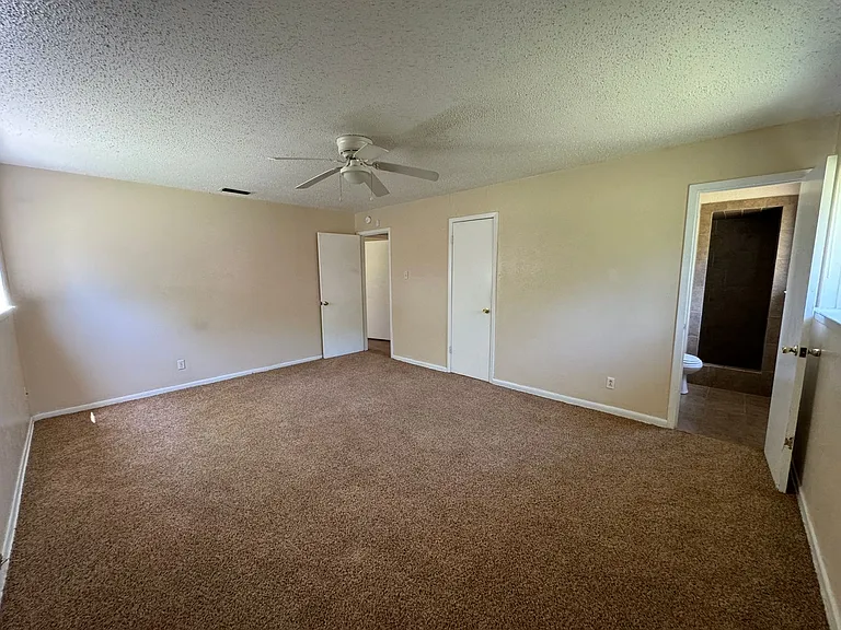 1526 Leader Dr — Photo 22