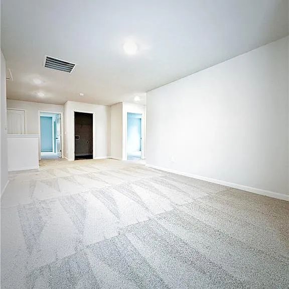 325 Belmont Dr — Photo 16