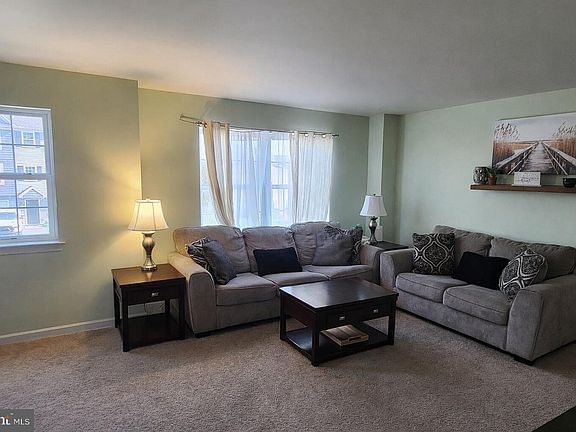 4th image of 740 Kentwell Dr
