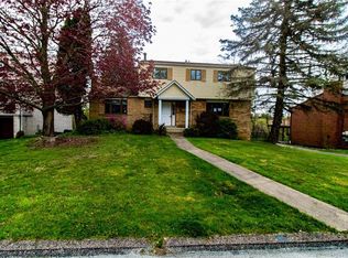 35 Rushmore Dr, Pittsburgh, PA 15235