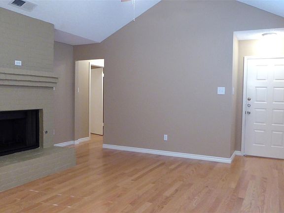 4th image of 209 E Stone Cir