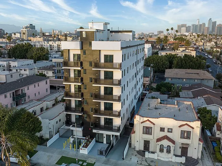 928 S Catalina St #401 — Photo 12