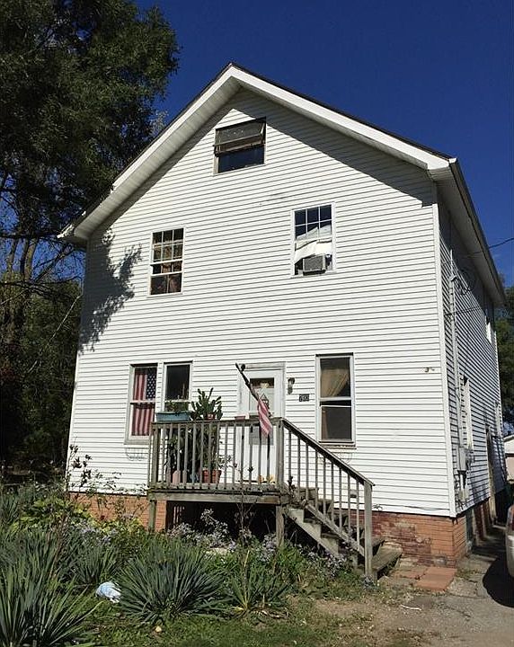2nd image of 703 Dewitt St
