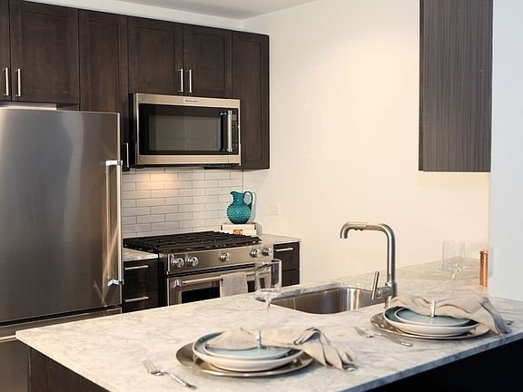 4th image of 21 W End Ave APT 1219