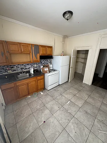137 Hawthorne Ave Photo 1