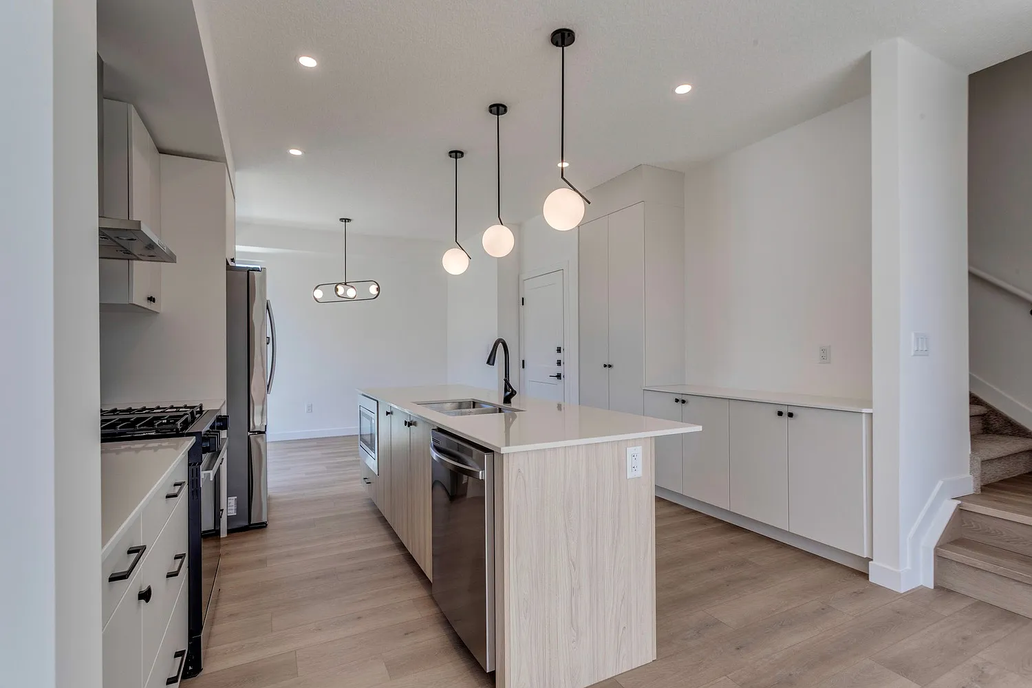 Glenora 8 Plex — Photo 4