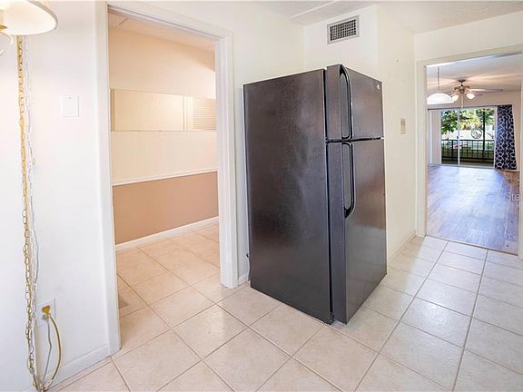 4th image of 4435 1st St NE Unit 207