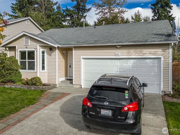 17217 85th Avenue Ct E, Puyallup, WA 98375