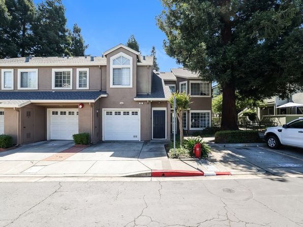 43 Crystal Gate Ct