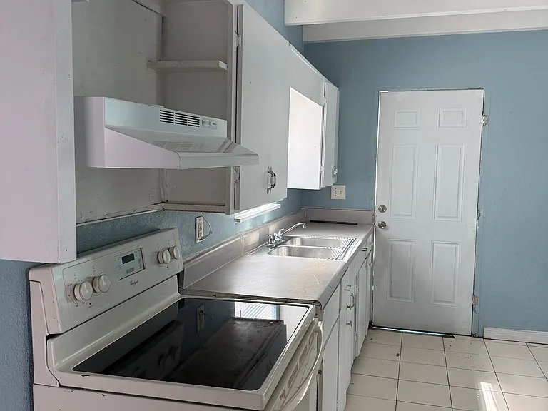101 S Howard St #14 — Photo 5