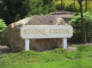 401 Creekside Dr, Mayfield Hts, OH 44143