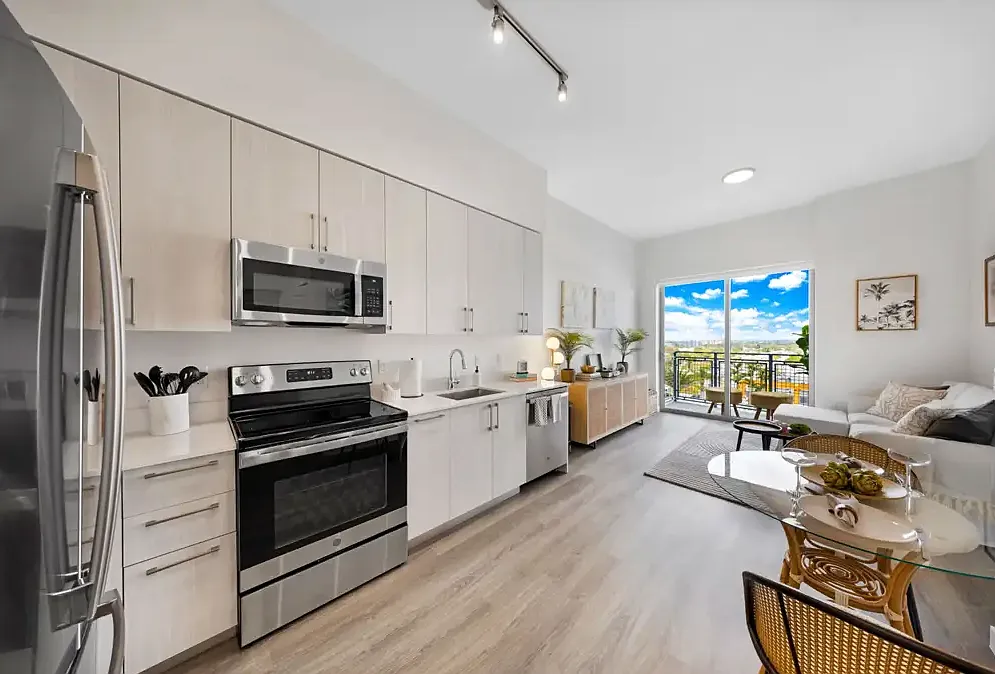 2 bed, 866 sqft, $2,549 — Photo 1