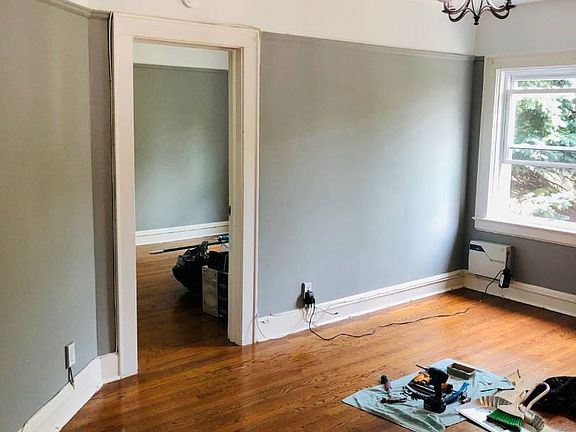 4th image of 18 Grove St Floor 2-4-4
