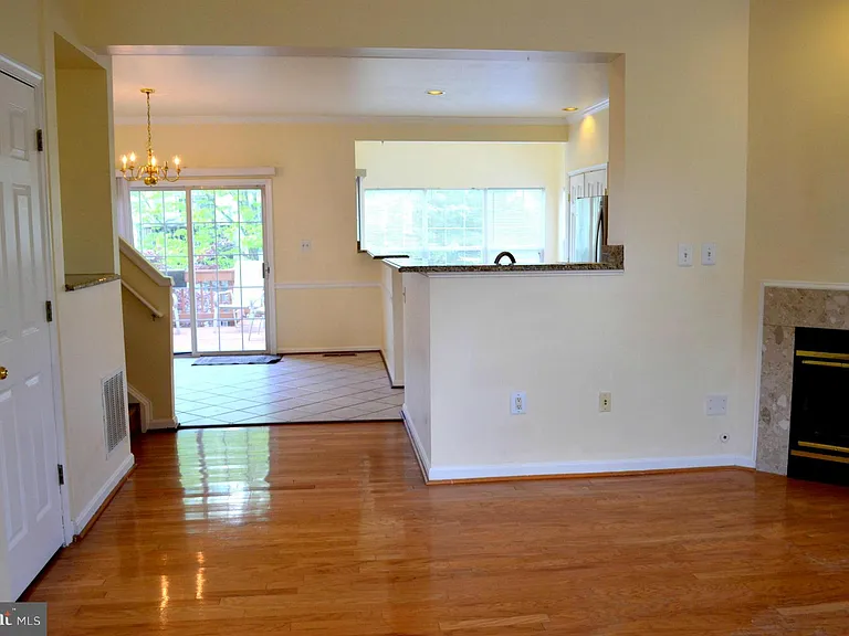 6863 Drifton Ct — Photo 17