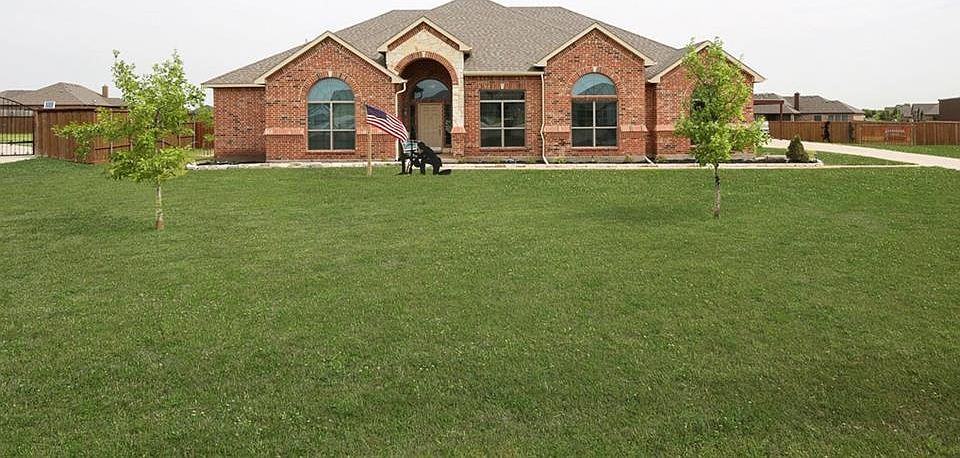 1st image of 125 Thames Cir