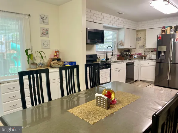 11 River St, Browns Mills, NJ 08015
