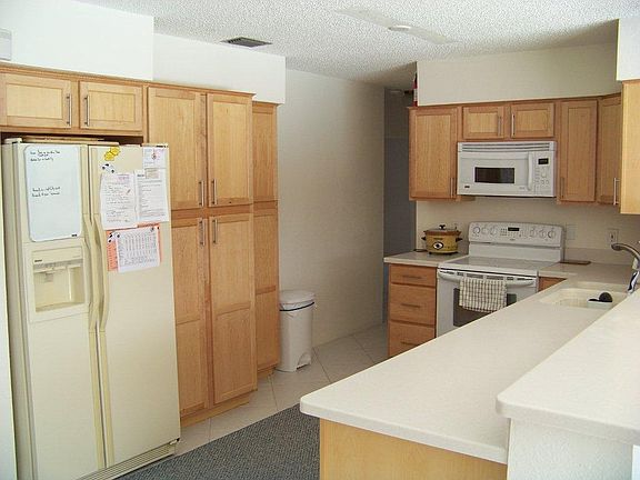 3rd image of 766 42nd Ave NE