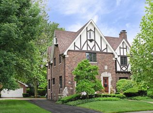 949 Golfview Rd, Glenview, IL 60025