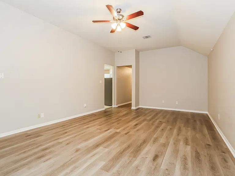 18407 Knob Hill Lake Ln — Photo 3
