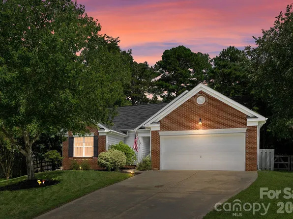 4002 Canbury Ct, Charlotte, NC 28269