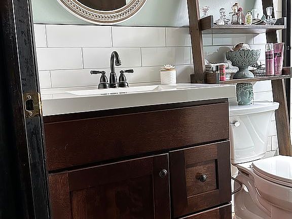 Lower custom vanity 