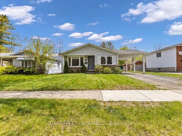 66 Amos Ave, Waterloo, ON N2L 5G3