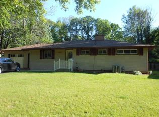 710 Airfield Ln, Midland, MI 48642