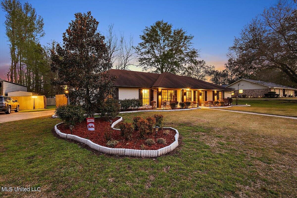 5101 Brookhollow Dr, Jackson, MS 39212 Zillow