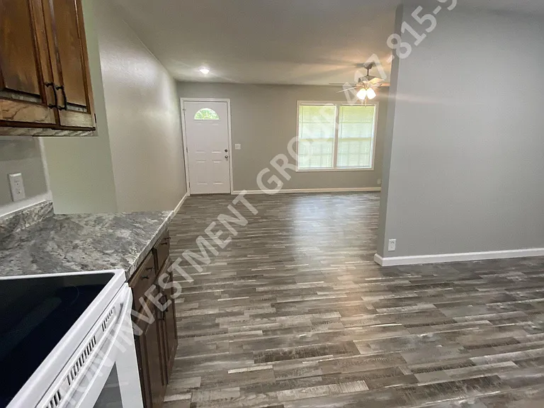 3702 Connecticut Ave — Photo 6