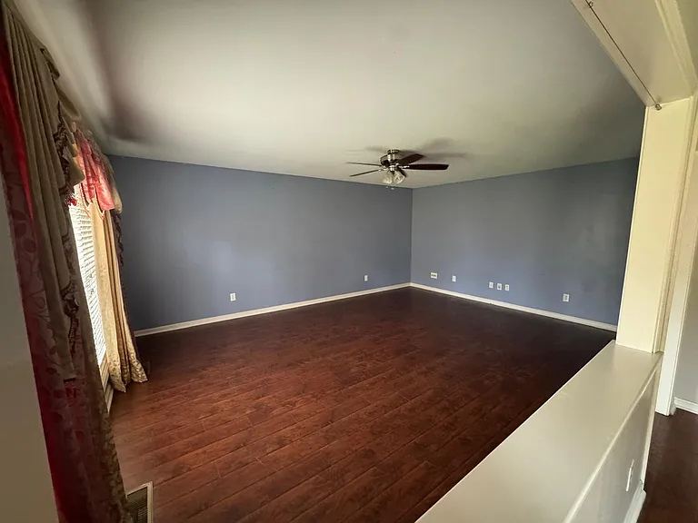 10916 Collington Dr — Photo 13